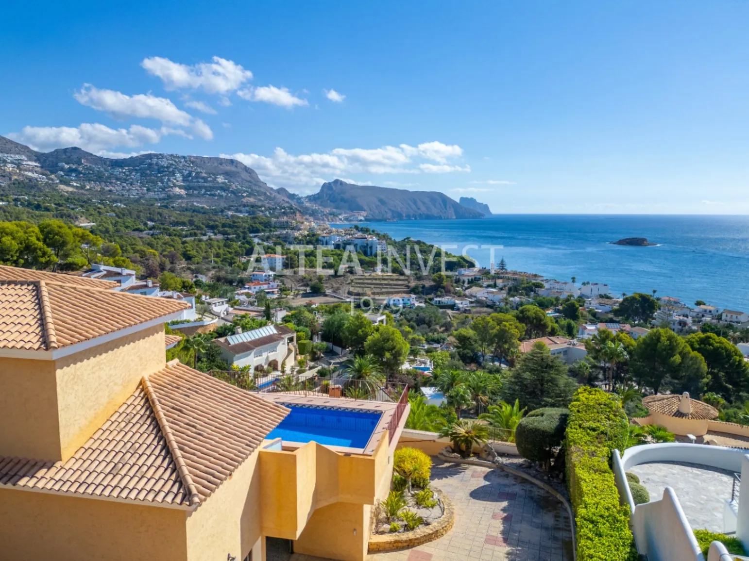 Dream Mediterranean Villa with Panoramic Sea Views and Spaces to Enjoy