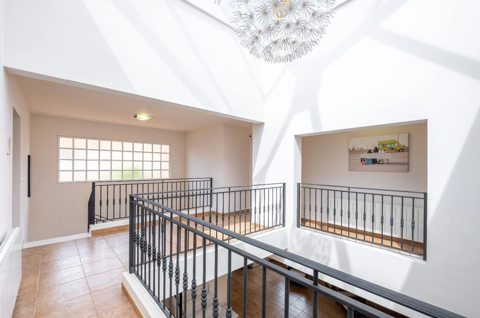 Modern and Renovated Villa in Exclusive Urbanization of La Nucía, a Step Away from Benidorm