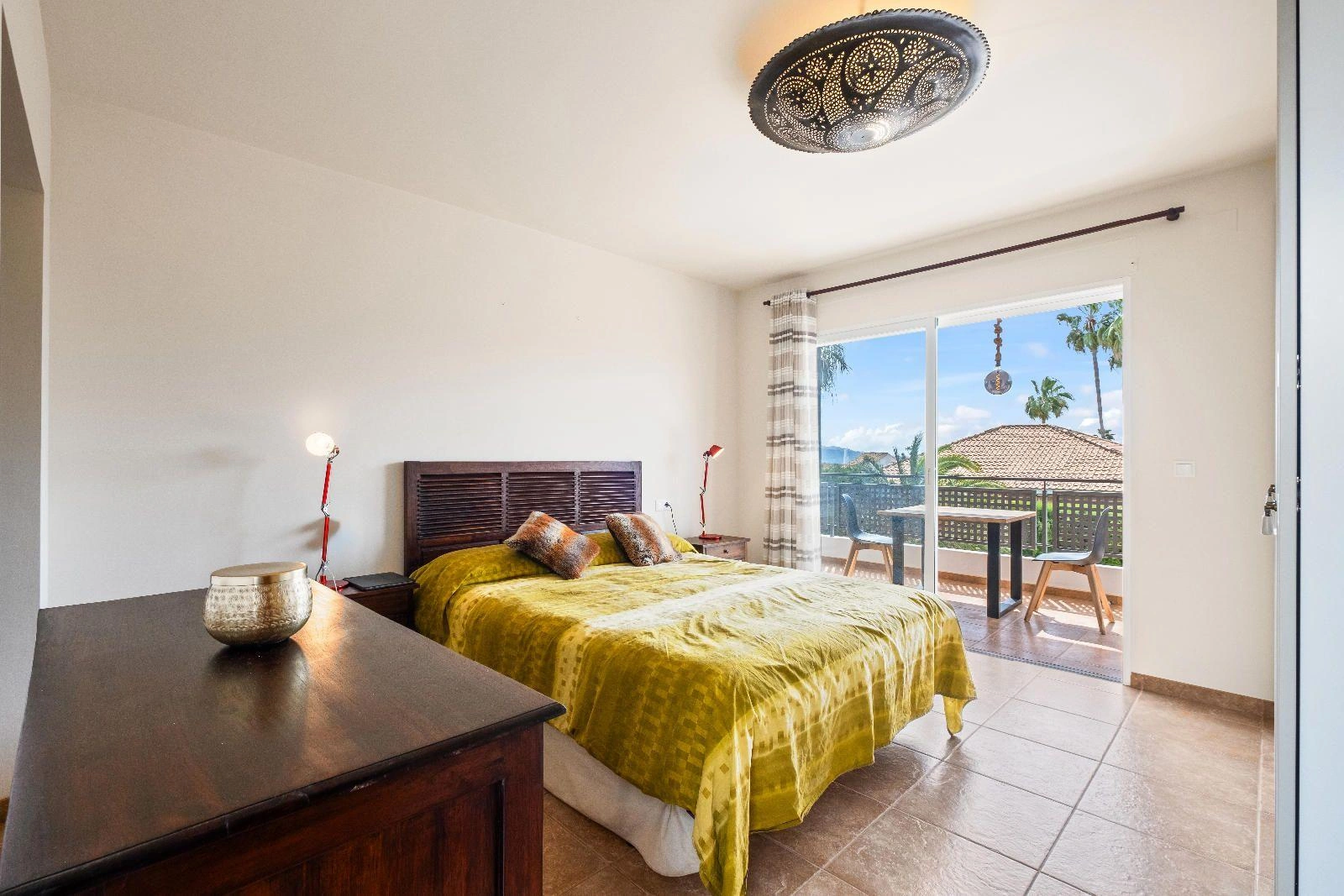 Modern and Renovated Villa in Exclusive Urbanization of La Nucía, a Step Away from Benidorm