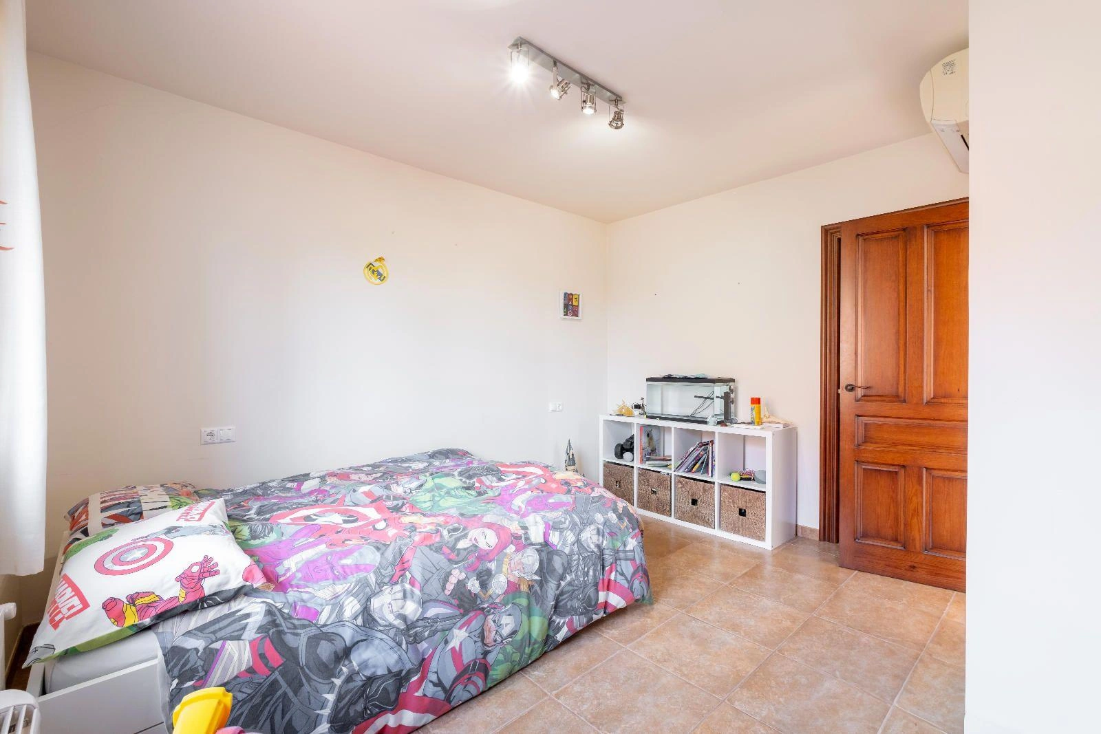 Modern and Renovated Villa in Exclusive Urbanization of La Nucía, a Step Away from Benidorm