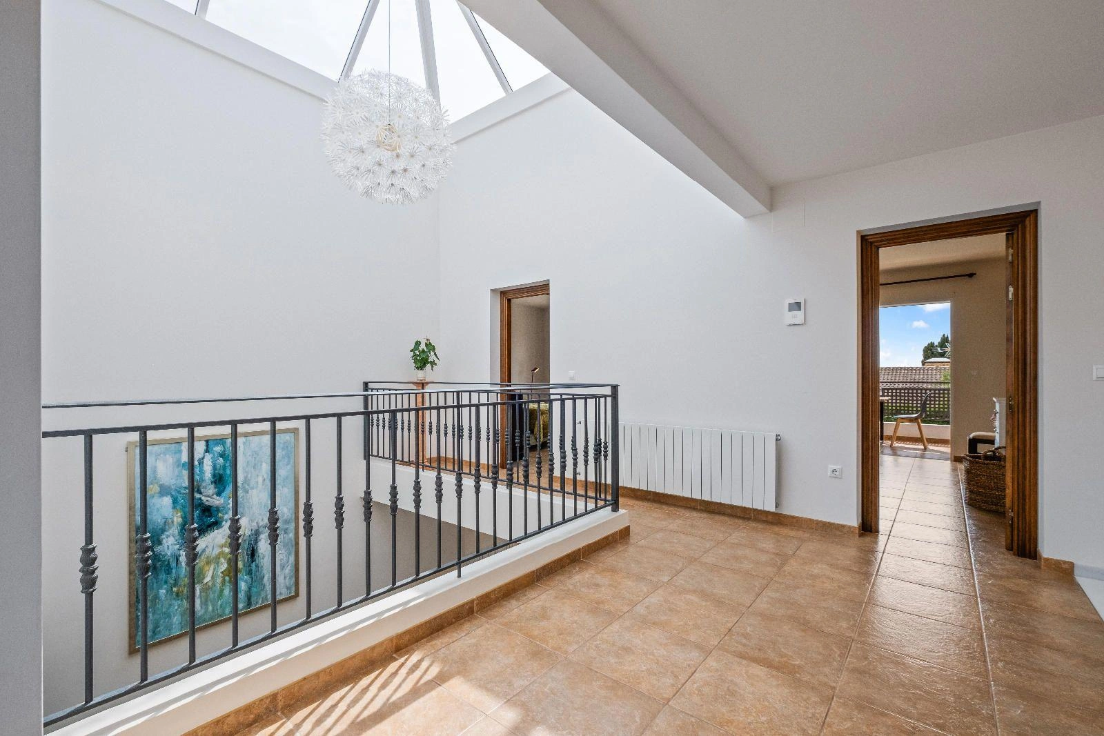 Modern and Renovated Villa in Exclusive Urbanization of La Nucía, a Step Away from Benidorm