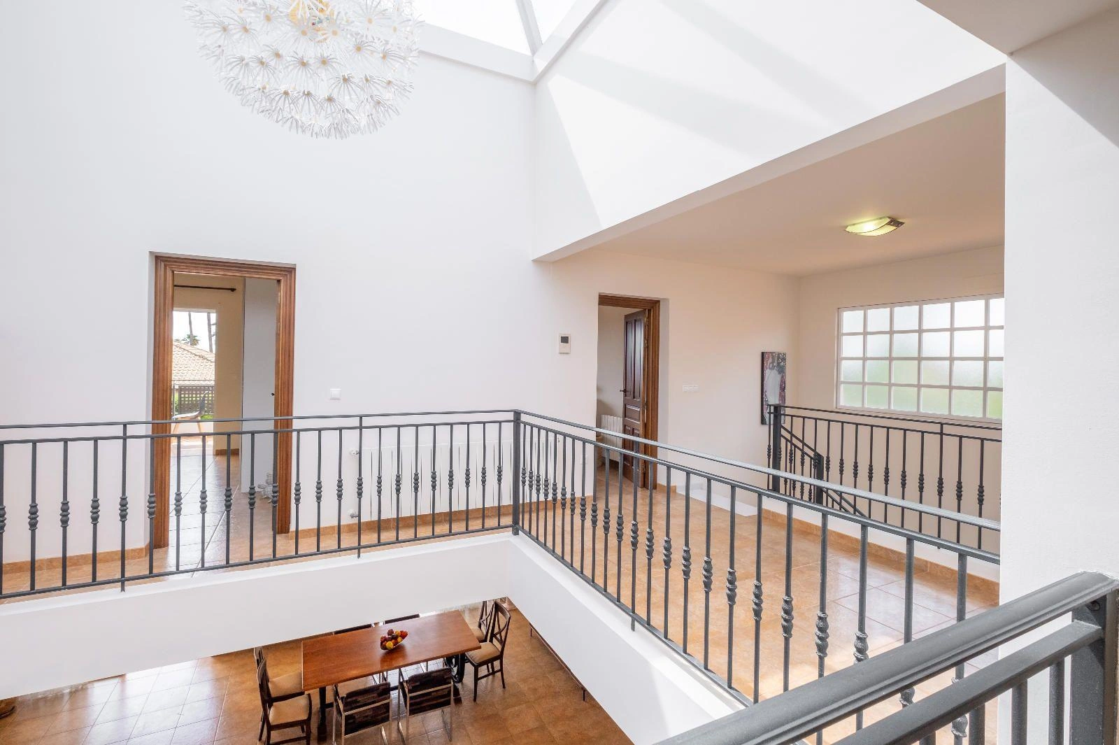 Modern and Renovated Villa in Exclusive Urbanization of La Nucía, a Step Away from Benidorm
