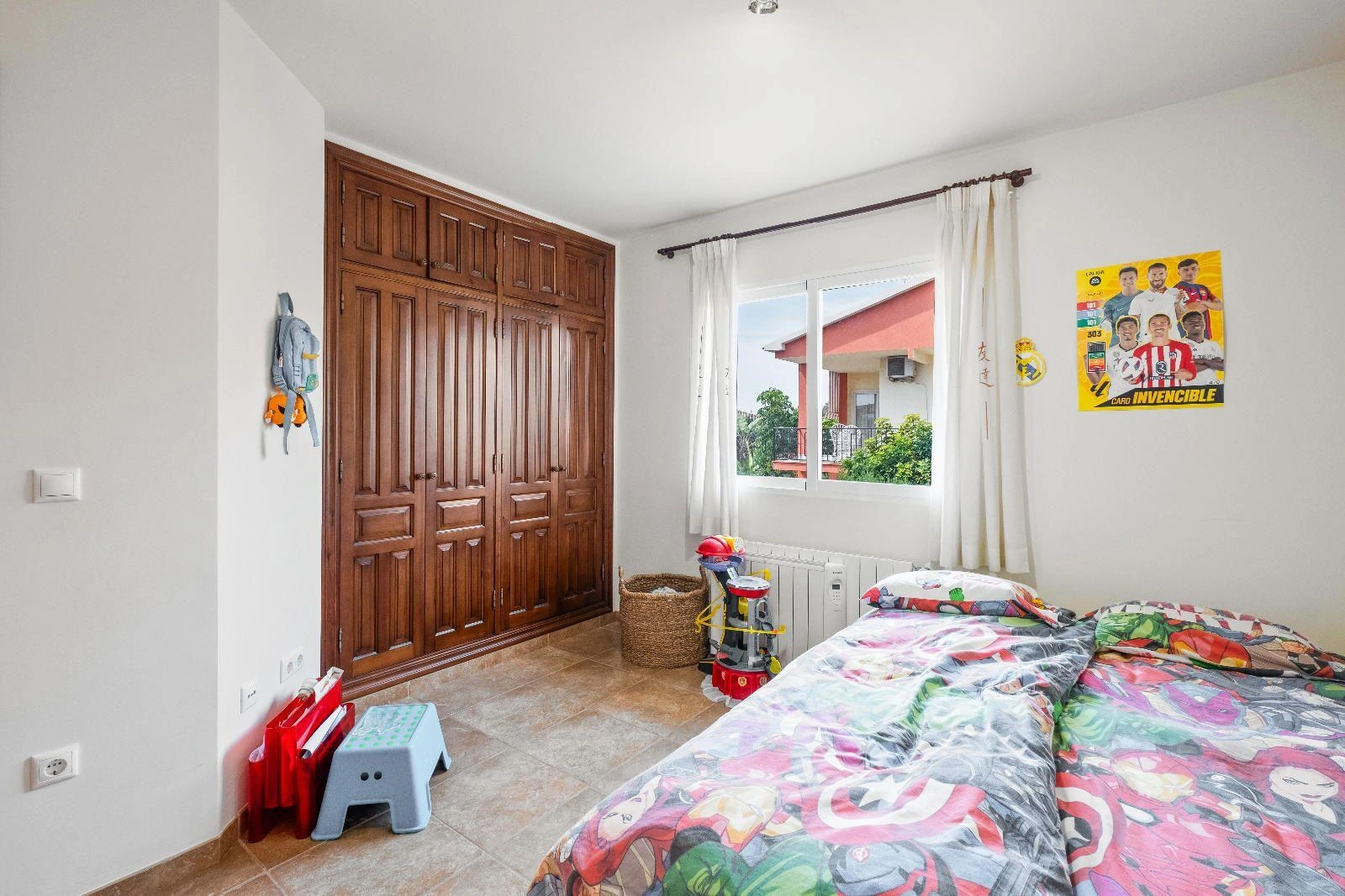 Modern and Renovated Villa in Exclusive Urbanization of La Nucía, a Step Away from Benidorm