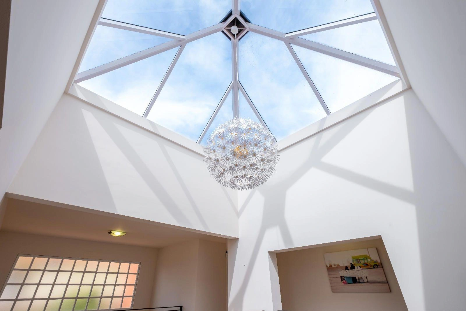 Modern and Renovated Villa in Exclusive Urbanization of La Nucía, a Step Away from Benidorm
