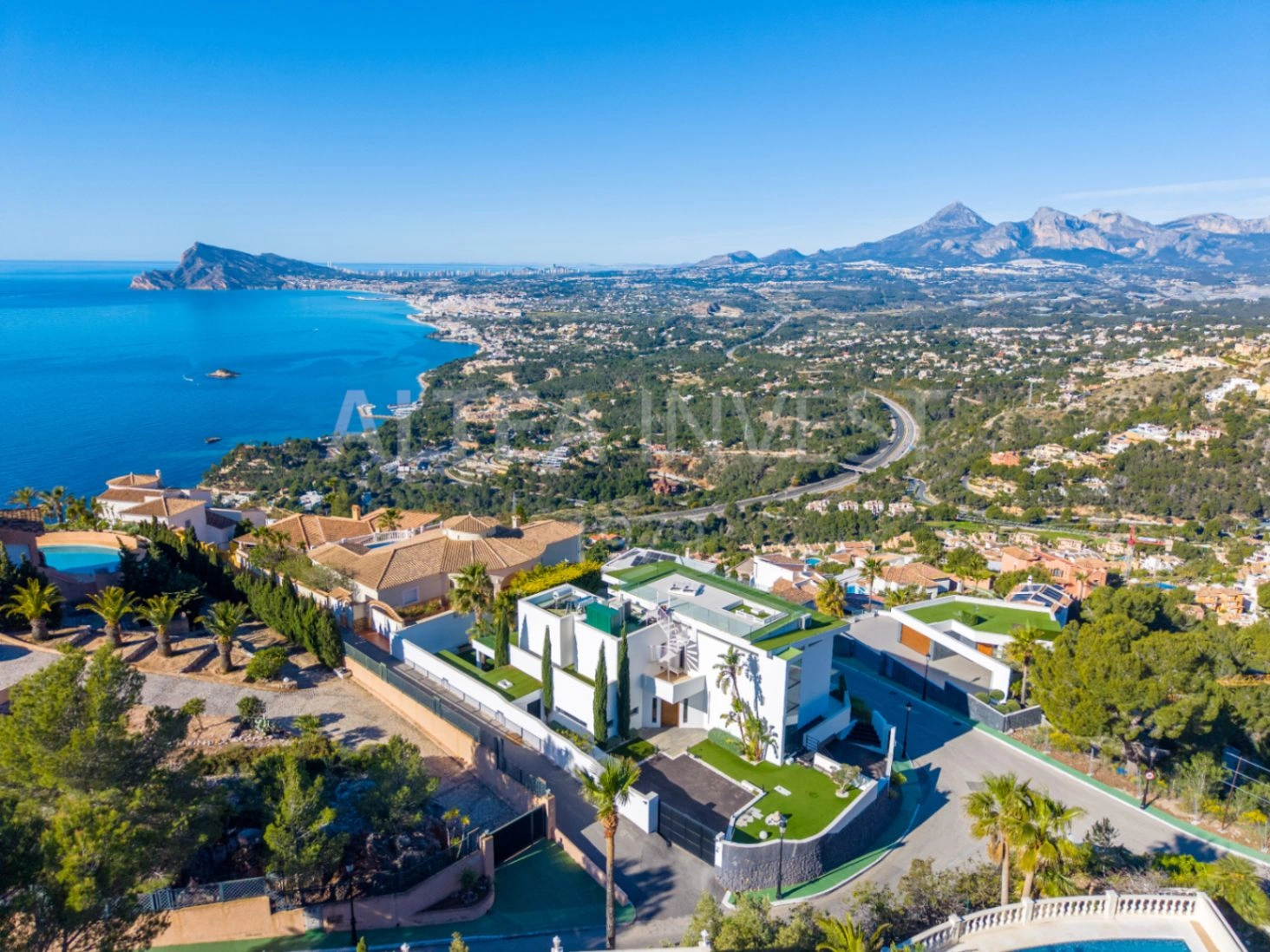 A Villa of Timeless Elegance with Panoramic Views in Altea Hills - 2