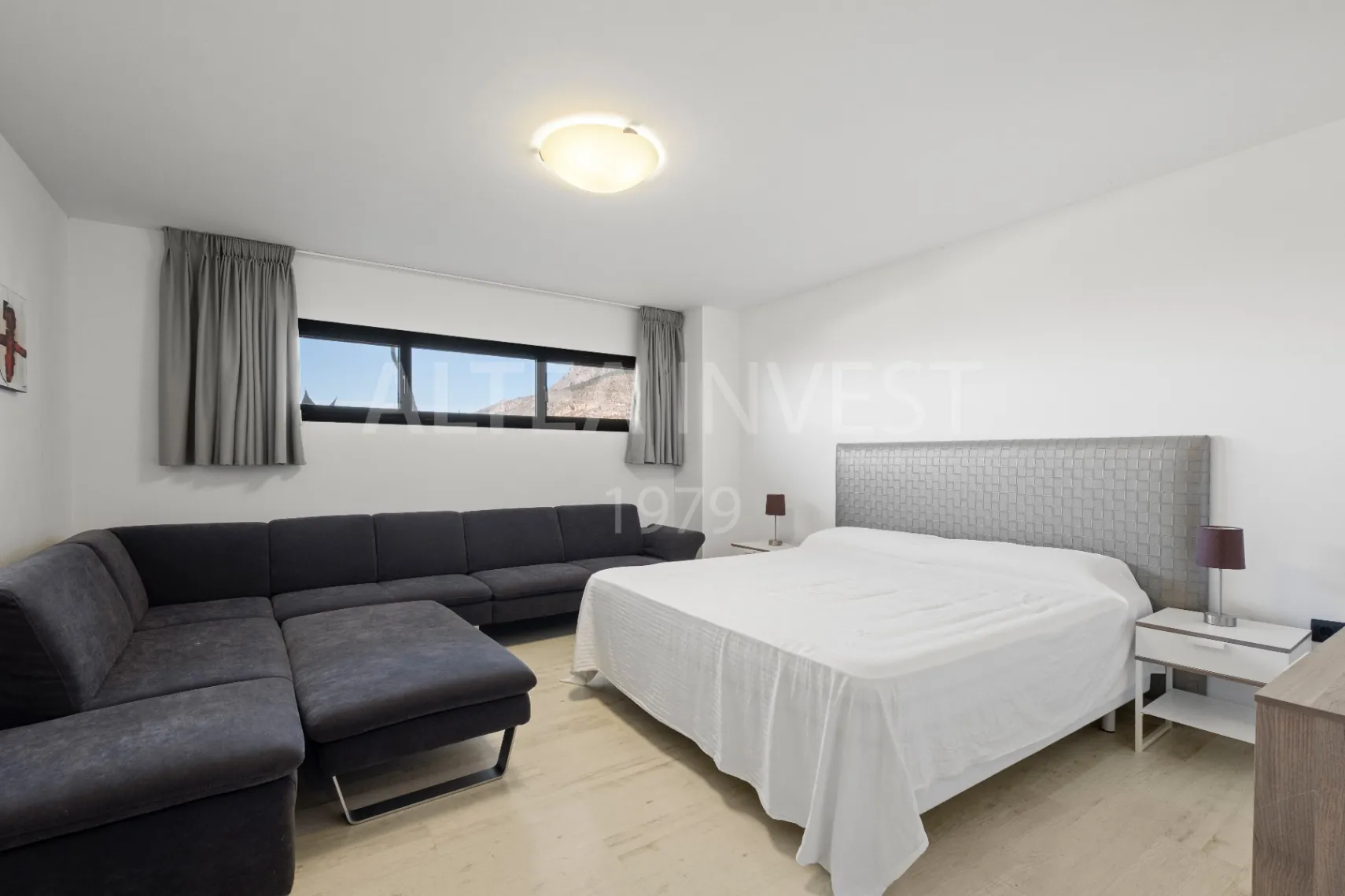 Willa o ponadczasowej elegancji z panoramicznym widokiem w Altea Hills