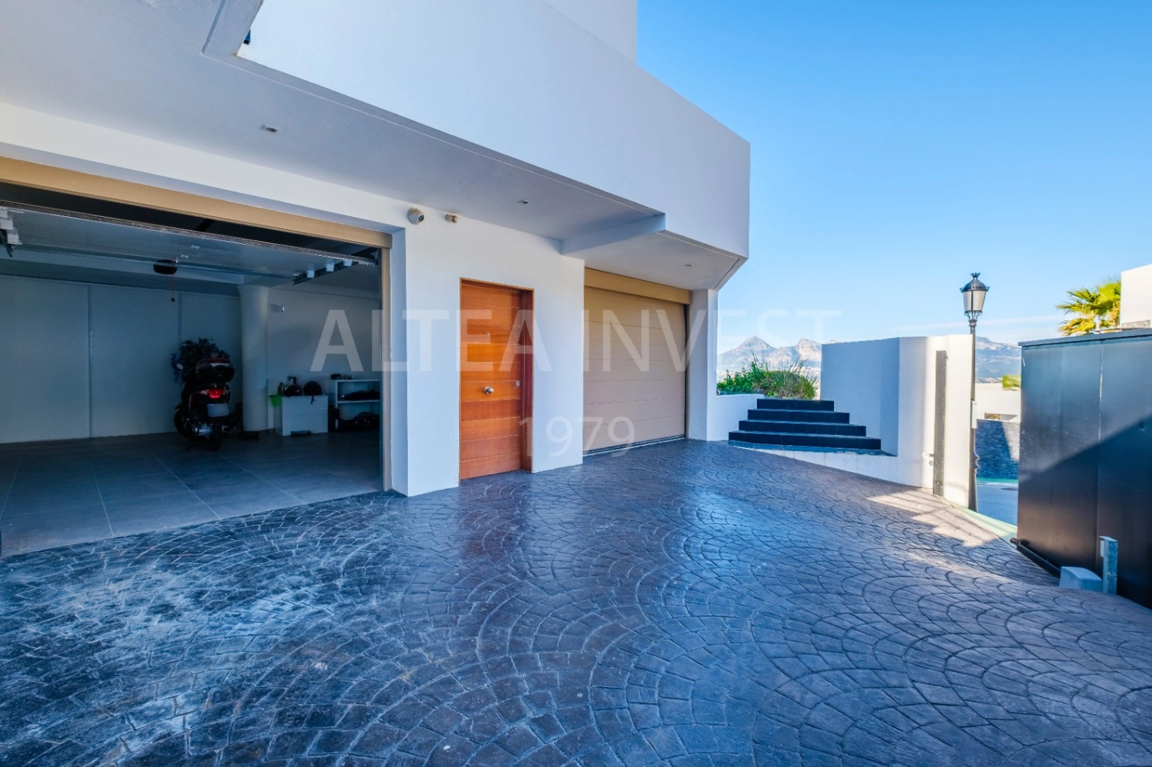 Willa o ponadczasowej elegancji z panoramicznym widokiem w Altea Hills