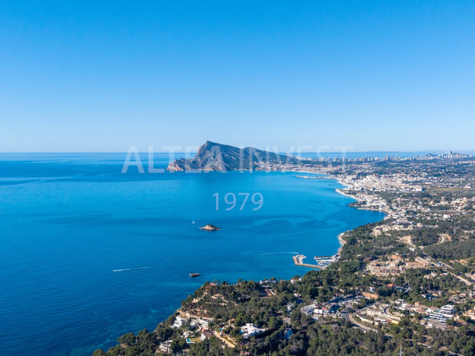 Willa o ponadczasowej elegancji z panoramicznym widokiem w Altea Hills