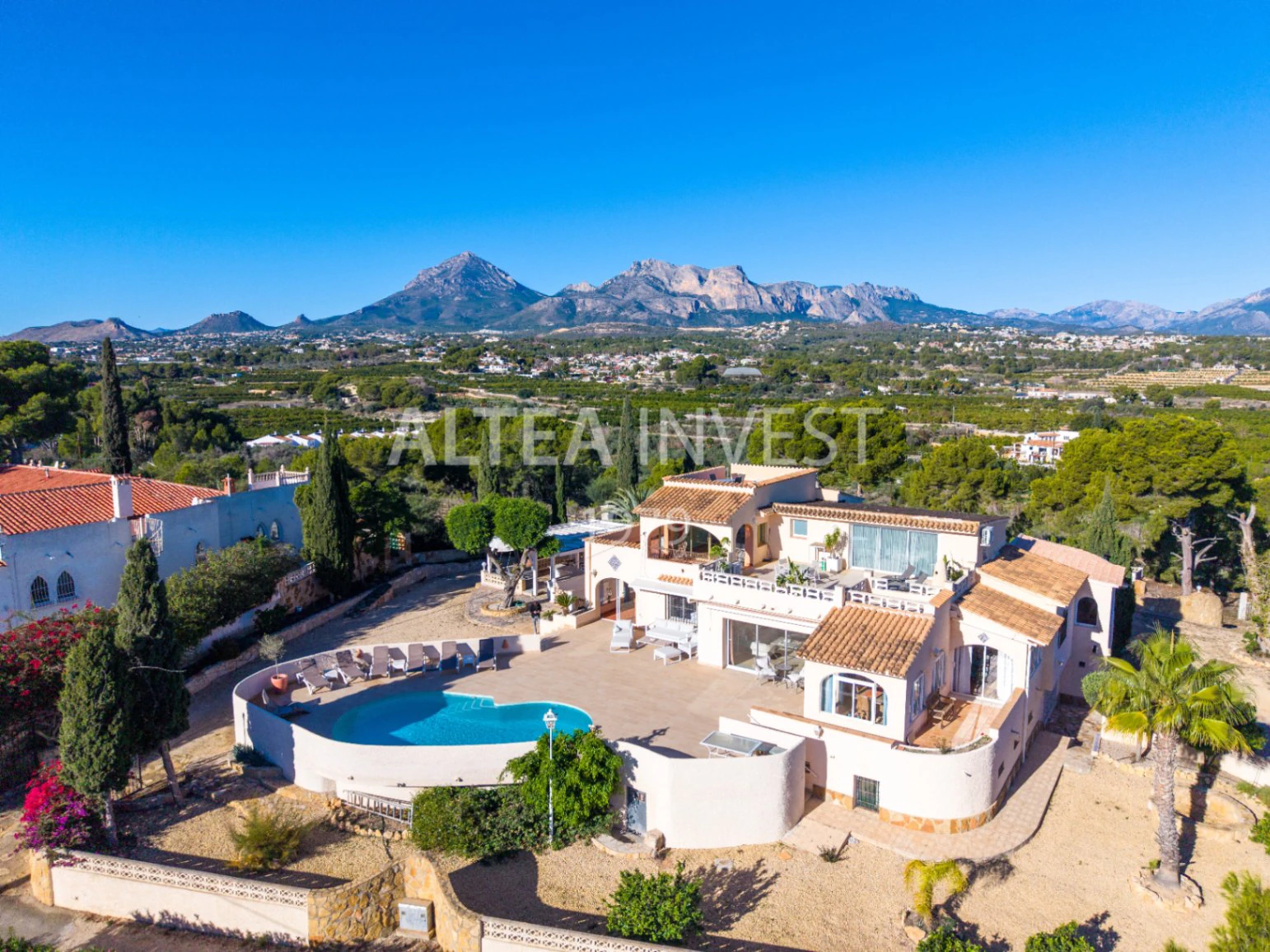A Mediterranean Gem con 360 Views on the Best Parcela en El Planet – Altea - 3