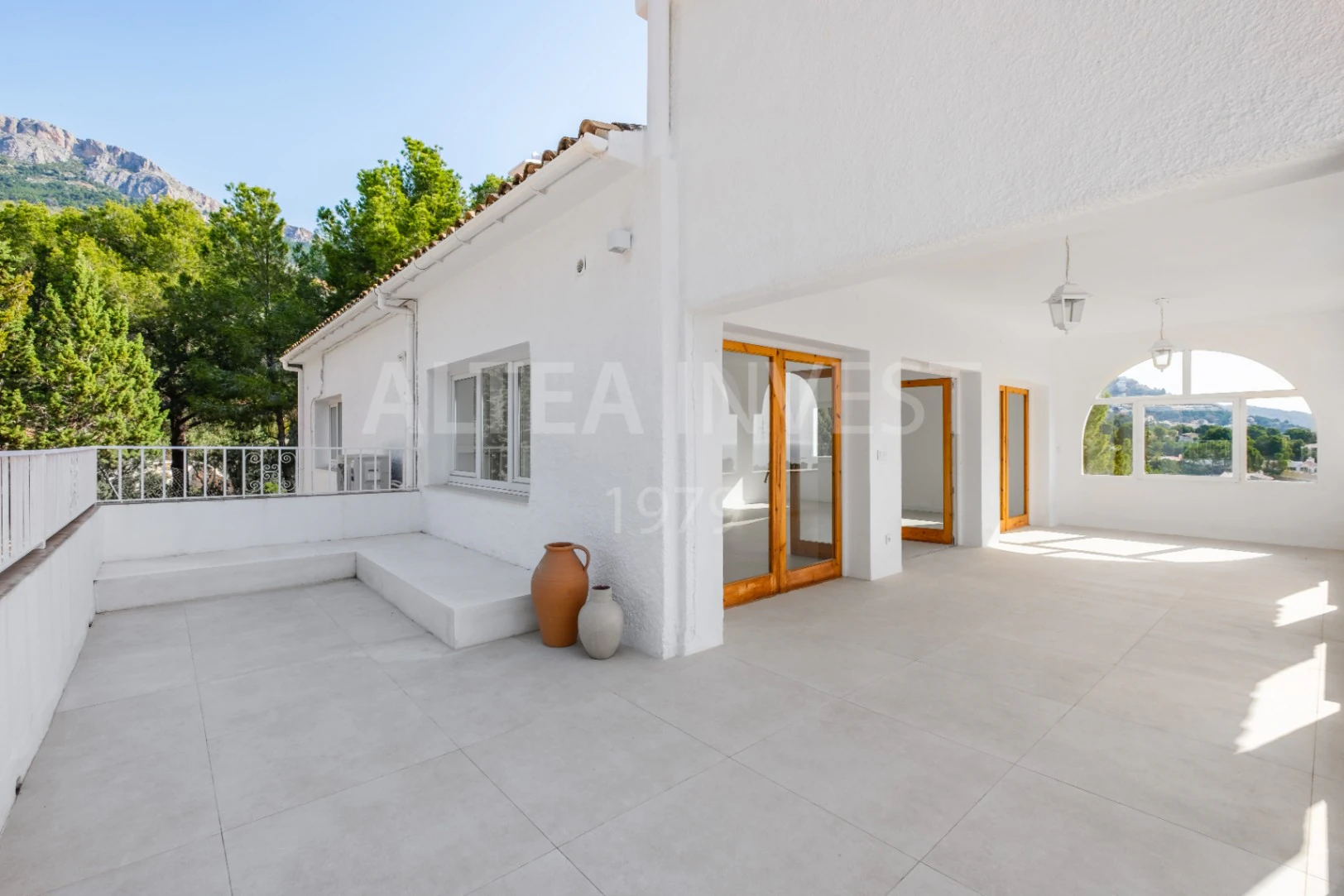 Mediterranean retreat with an Ibizan feel and panoramic views in Altea