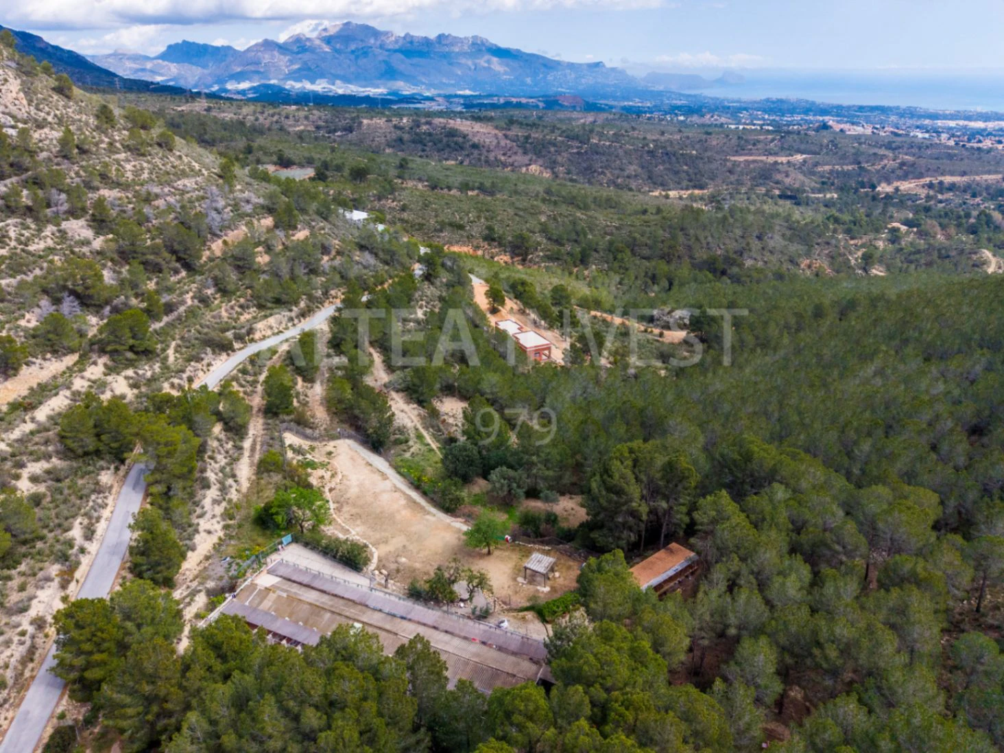 1536 - Charming country house with an active business in a natural setting between Finestrat and La Nucía