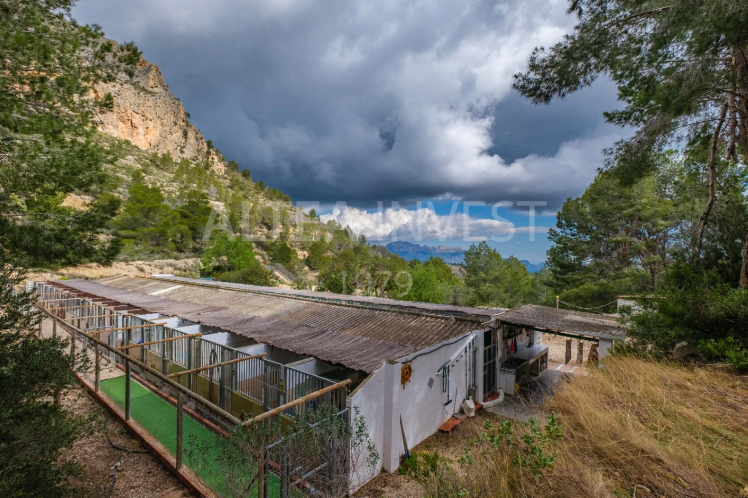 1536 - Charming country house with an active business in a natural setting between Finestrat and La Nucía