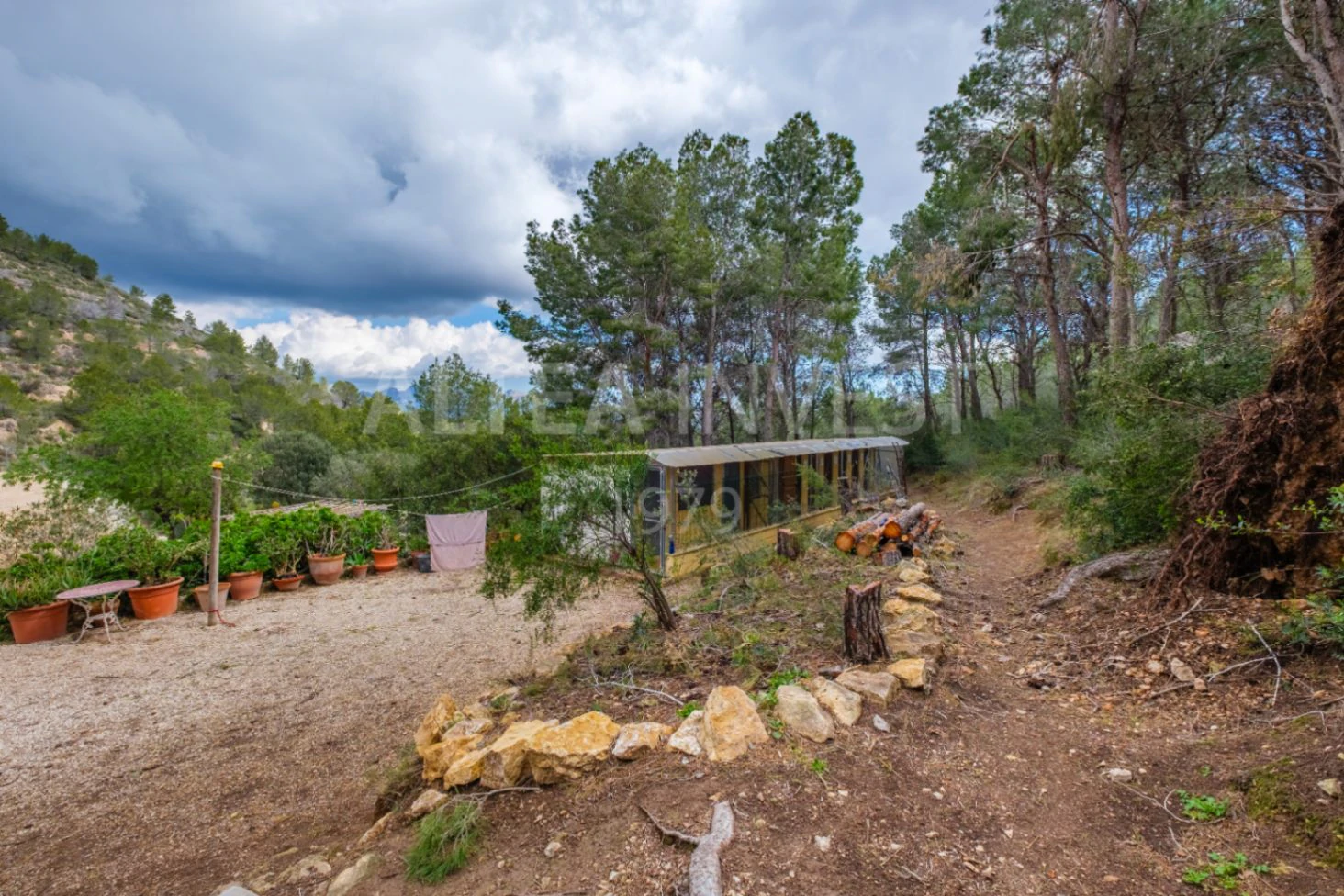 1536 - Charming country house with an active business in a natural setting between Finestrat and La Nucía