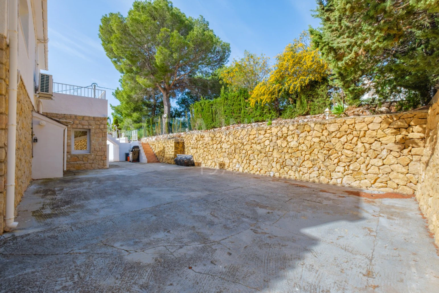 Mediterranean retreat with an Ibizan feel and panoramic views in Altea