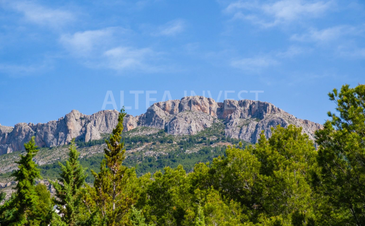 Mediterranean retreat with an Ibizan feel and panoramic views in Altea