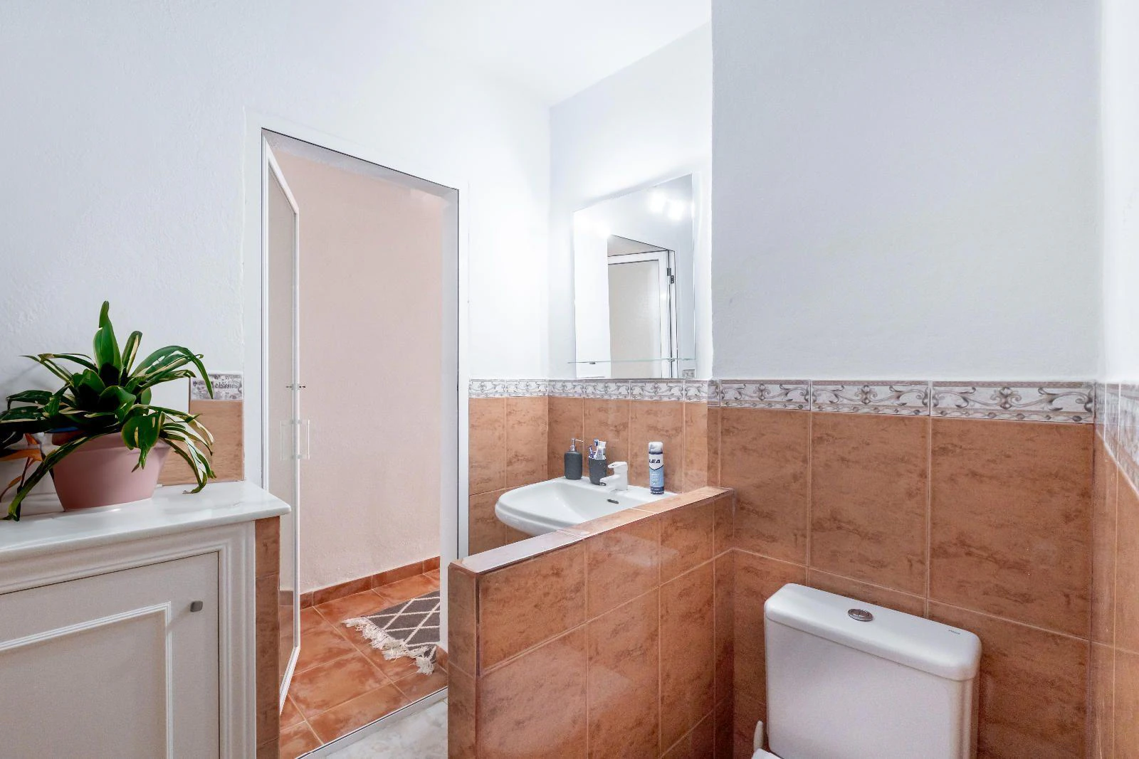 1351 - Charming Renovated Villa with Pool and Solarium