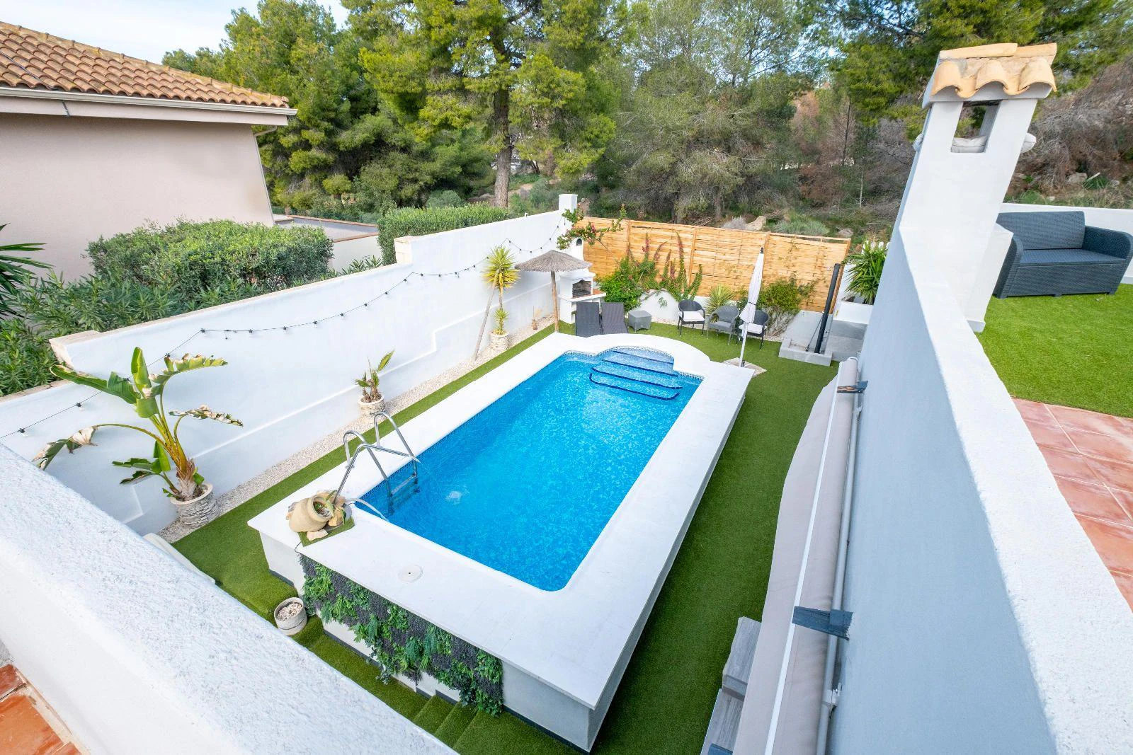1351 - Charming Renovated Villa with Pool and Solarium