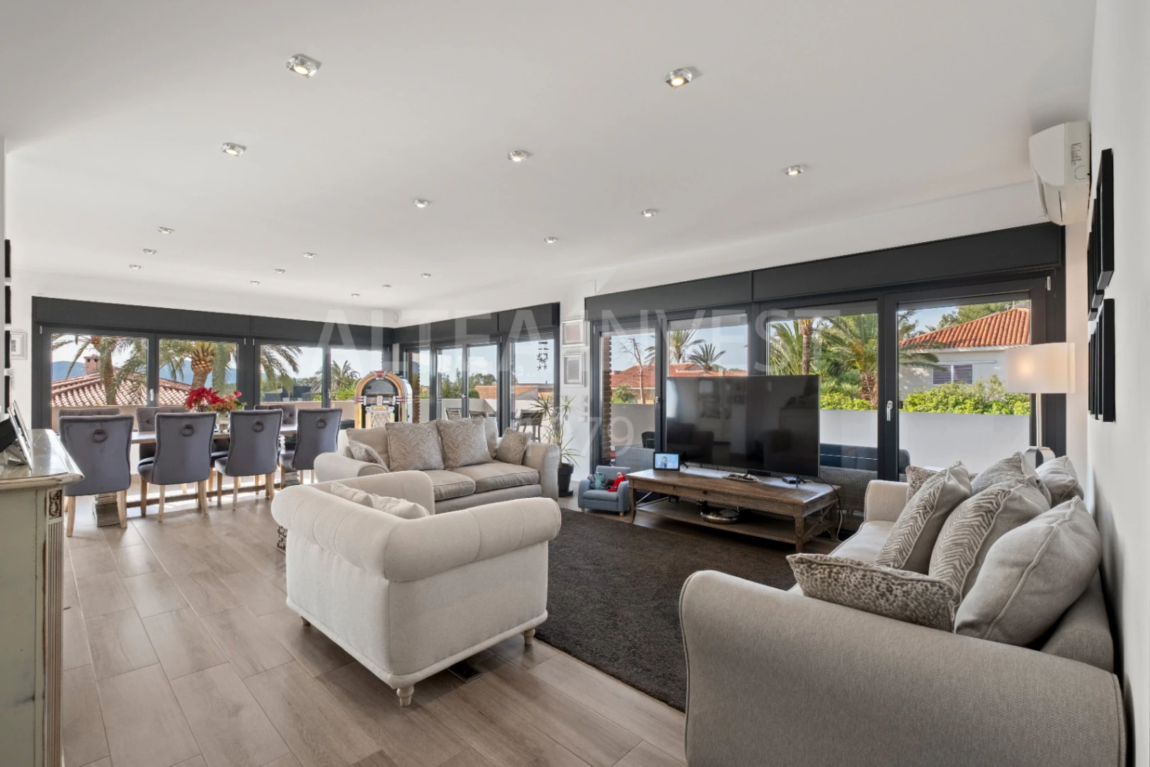 Renovated Contemporary Villa with Separate Apartment in a Prime Location on the Costa Blanca