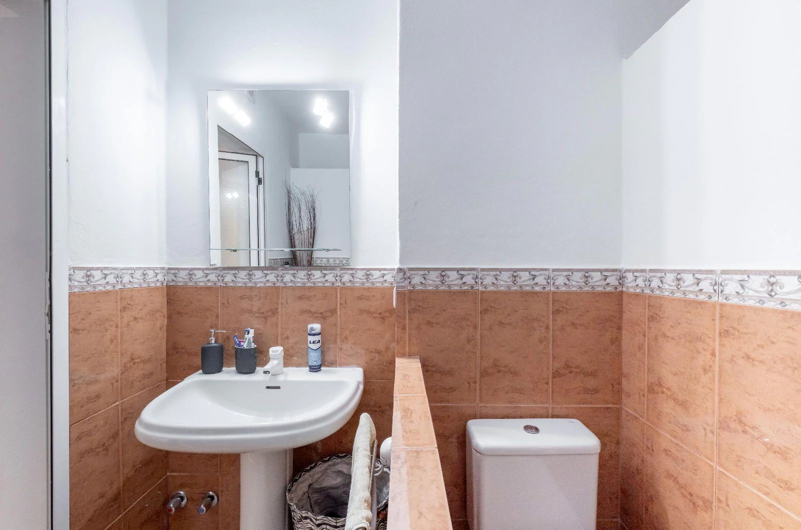 1351 - Charming Renovated Villa with Pool and Solarium