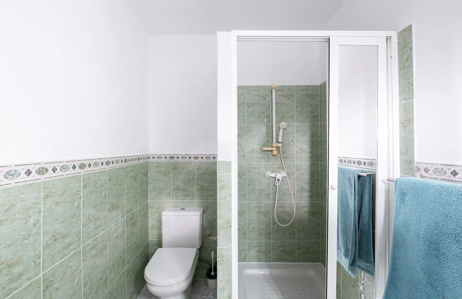 1351 - Charming Renovated Villa with Pool and Solarium