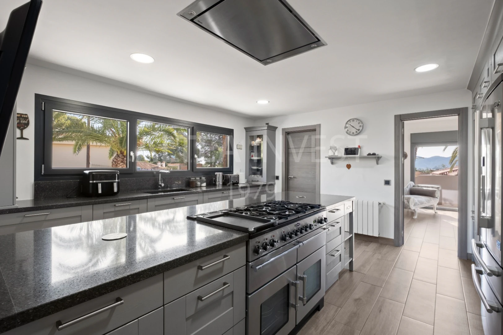 Renovated Contemporary Villa with Separate Apartment in a Prime Location on the Costa Blanca