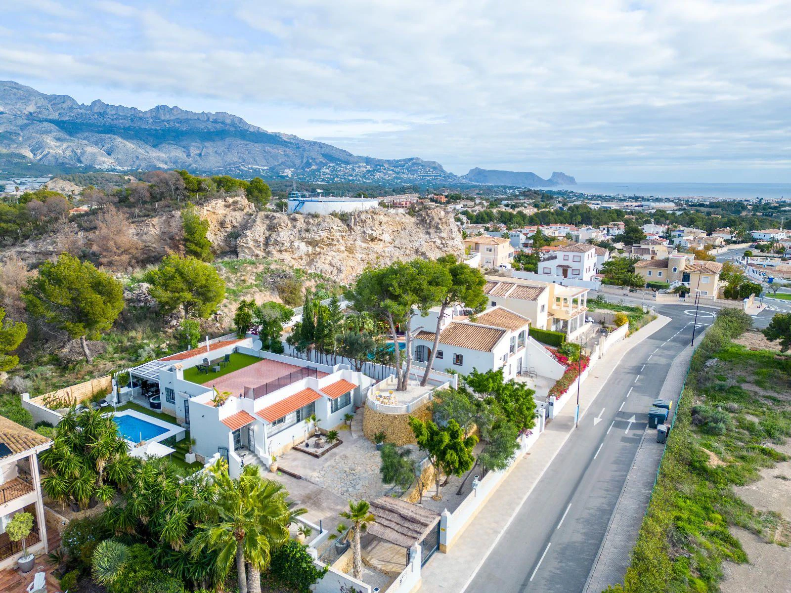 Charming Renovated Villa with Pool and Solarium - 5