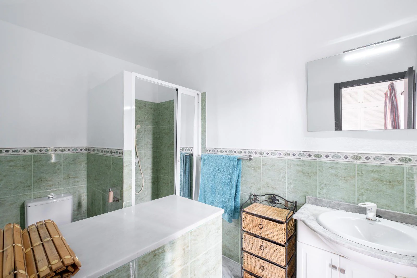 1351 - Charming Renovated Villa with Pool and Solarium