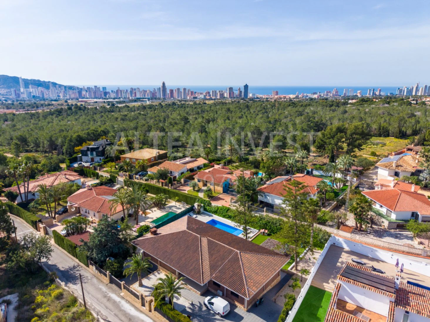 Renovated Contemporary Villa with Separate Apartment in a Prime Location on the Costa Blanca