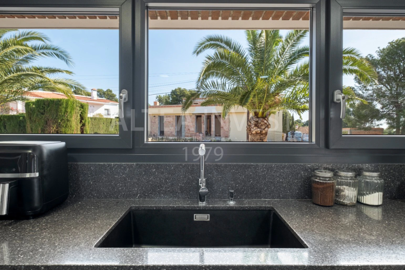Renovated Contemporary Villa with Separate Apartment in a Prime Location on the Costa Blanca