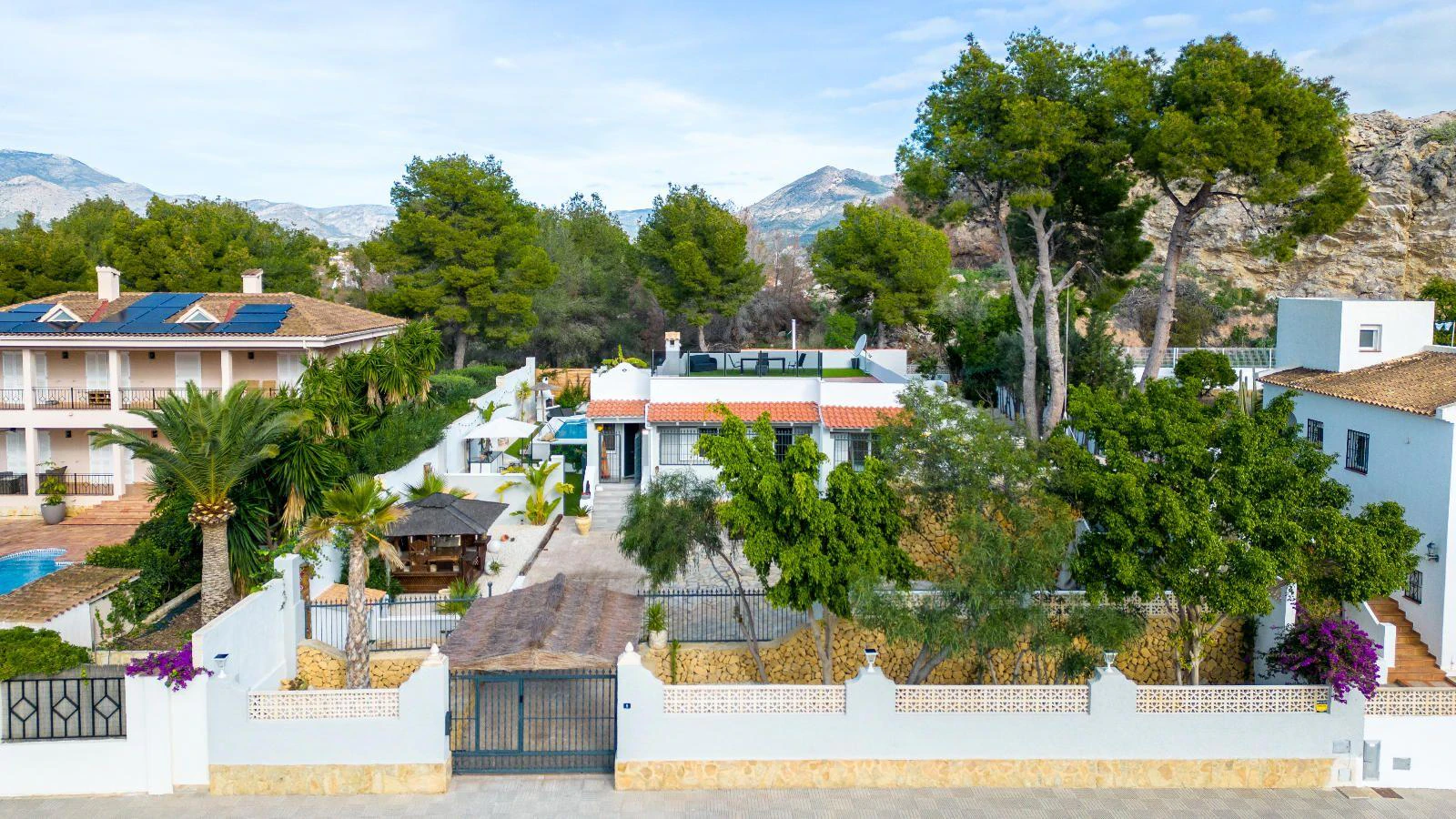 Charming Renovated Villa with Pool and Solarium - 2