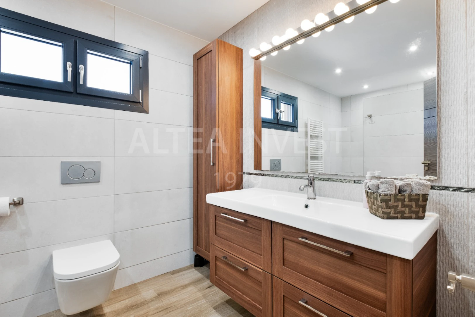 Renovated Contemporary Villa with Separate Apartment in a Prime Location on the Costa Blanca