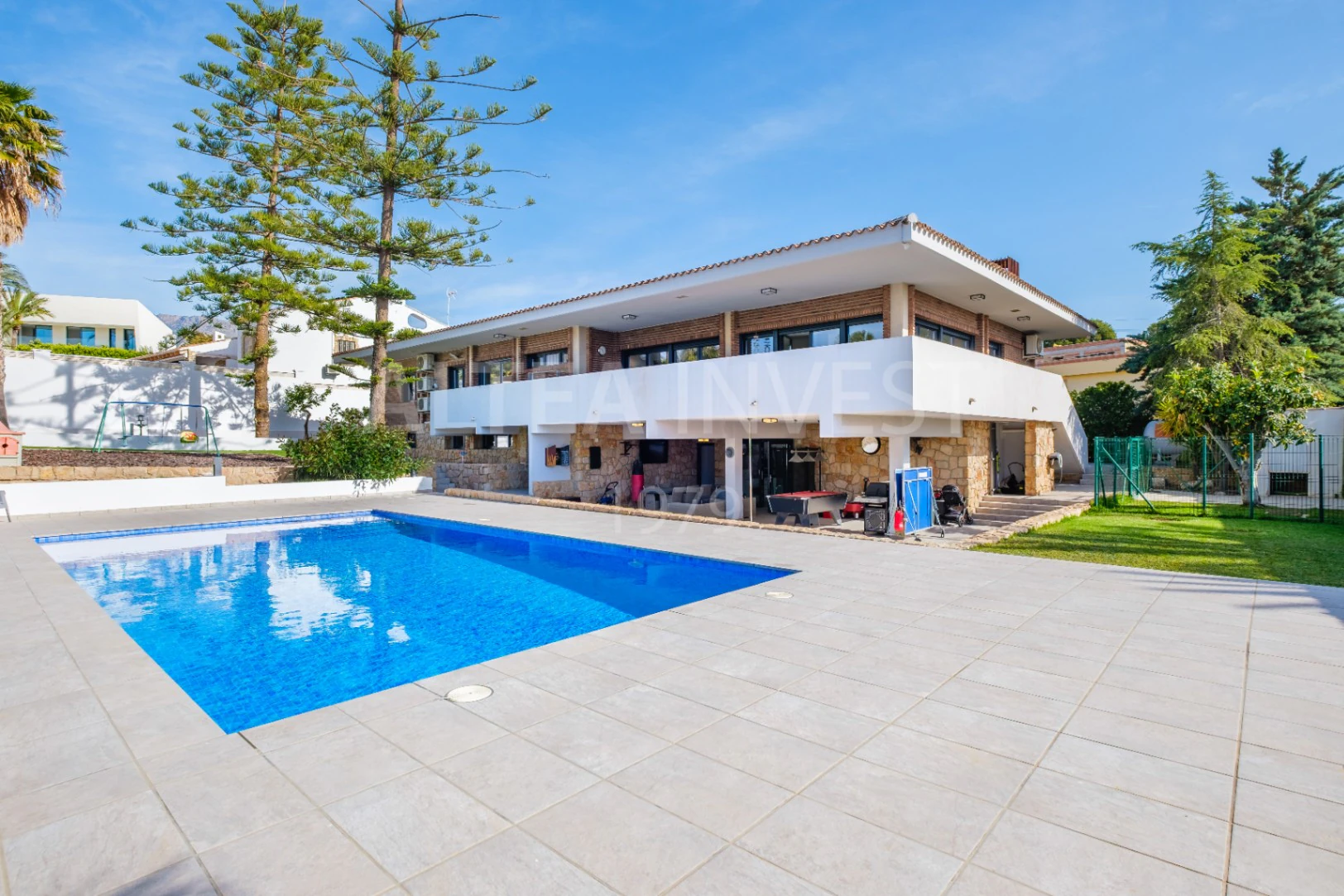 Renovated Contemporary Villa with Separate Apartment in a Prime Location on the Costa Blanca