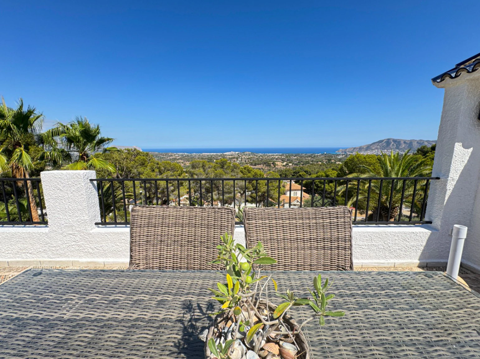Panoramic Villa with Iconic Views of Altea Bay in a Privileged Natural Setting