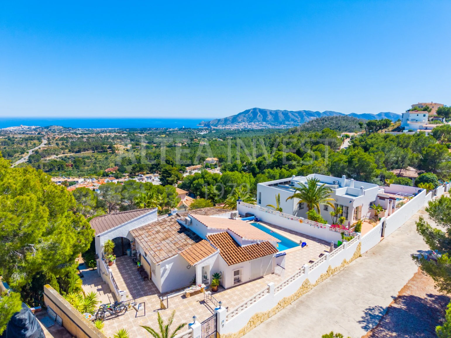 Panoramic Villa with Iconic Views of Altea Bay in a Privileged Natural Setting