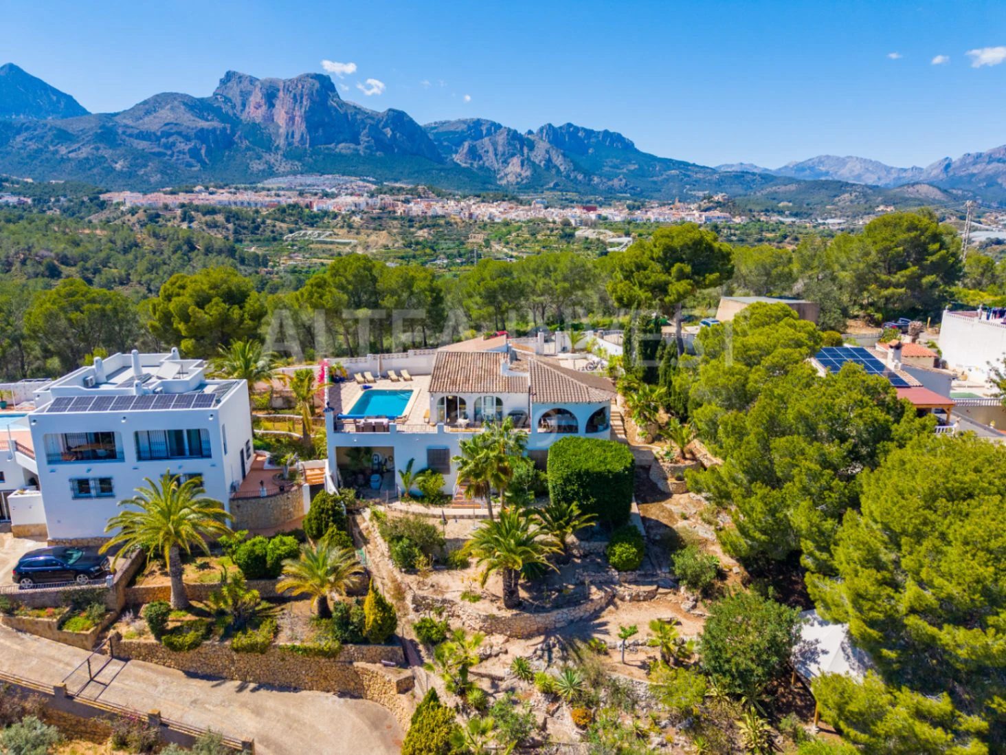 Panoramic Villa with Iconic Views of Altea Bay in a Privileged Natural Setting