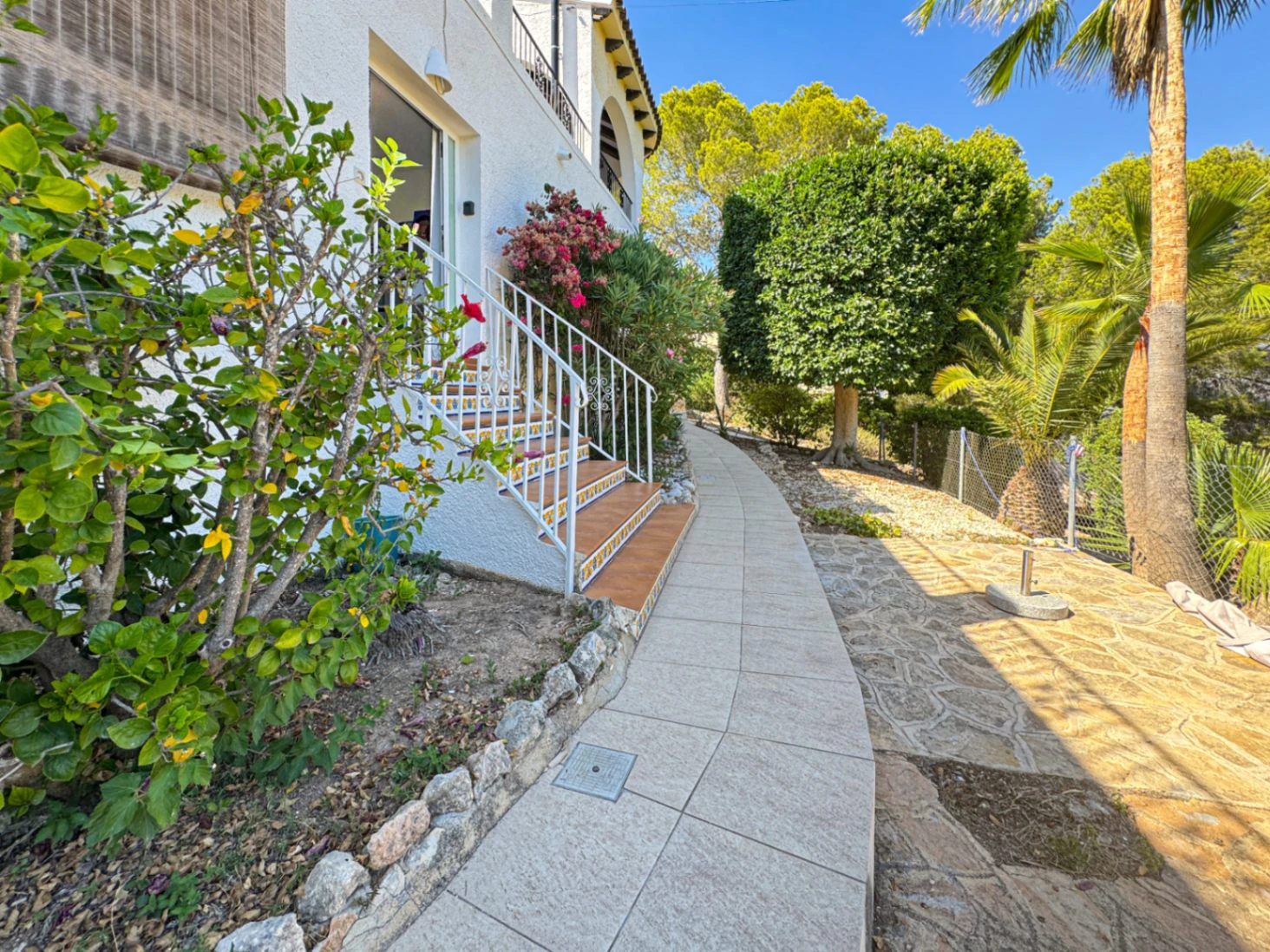 Panoramic Villa with Iconic Views of Altea Bay in a Privileged Natural Setting