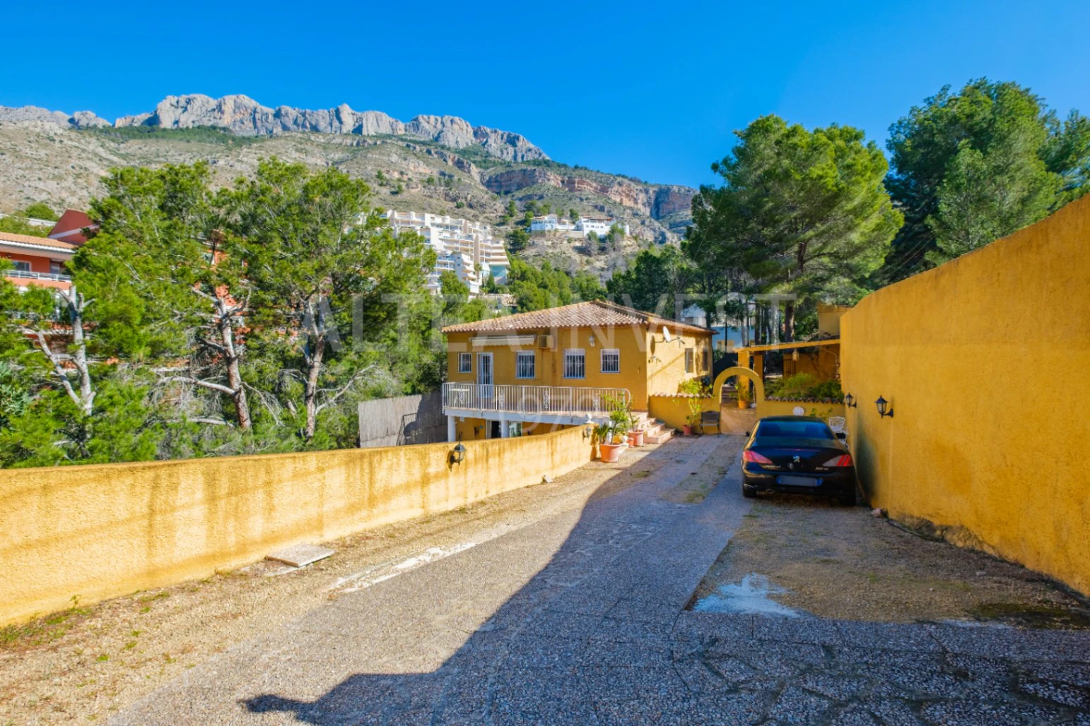 Mediterranean style detached chalet in the Sierra de Altea