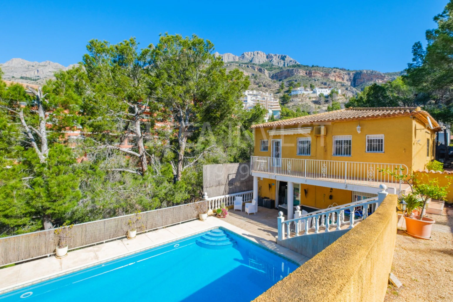 Mediterranean style detached chalet in the Sierra de Altea