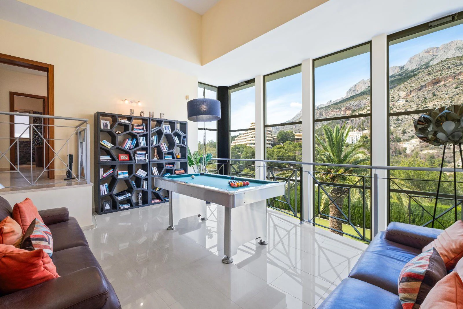 1395 - Exclusive villa with colonial charm and mountain views in Sierra Altea