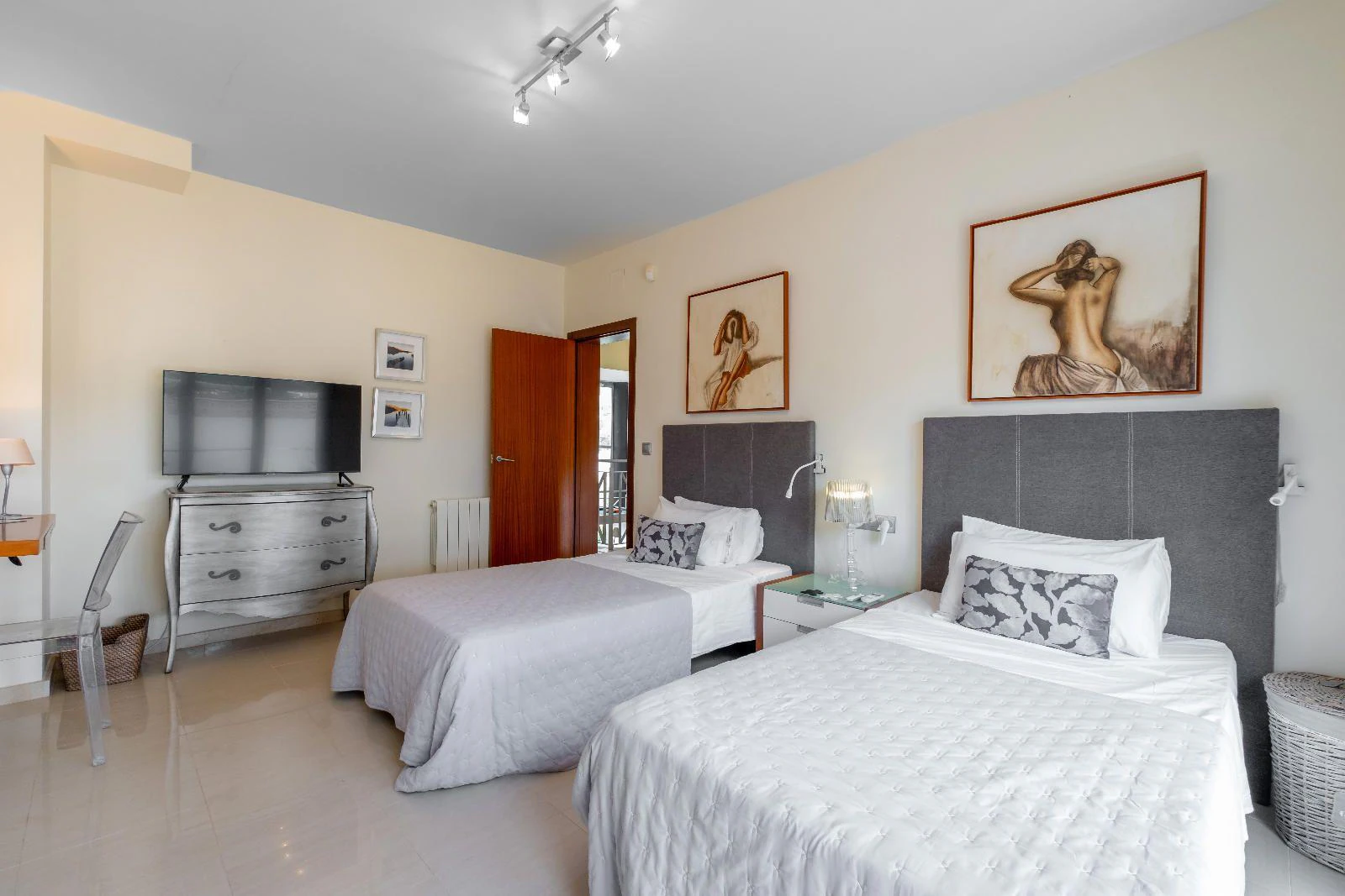 1395 - Exclusive villa with colonial charm and mountain views in Sierra Altea