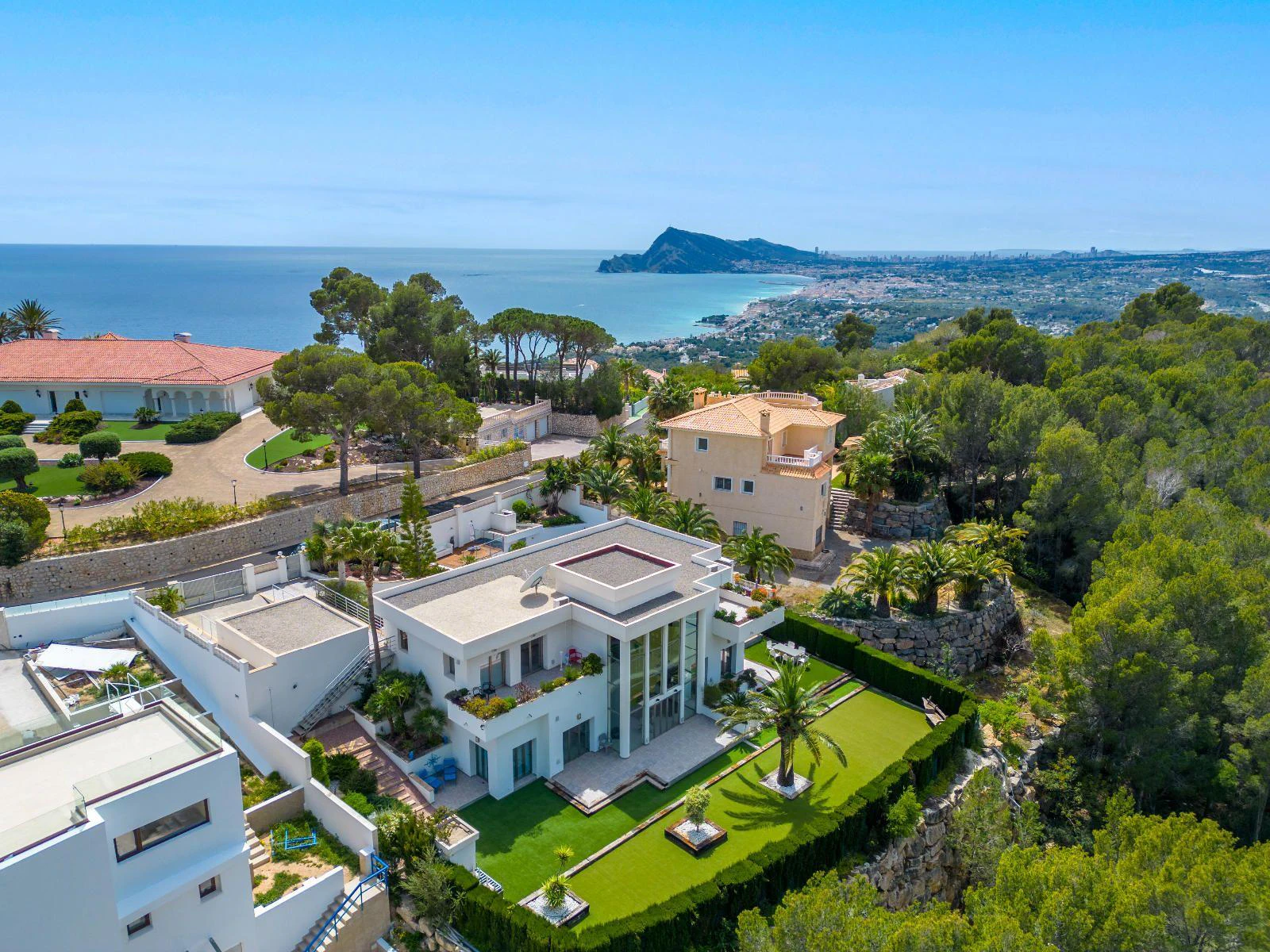 1395 - Exclusive villa with colonial charm and mountain views in Sierra Altea