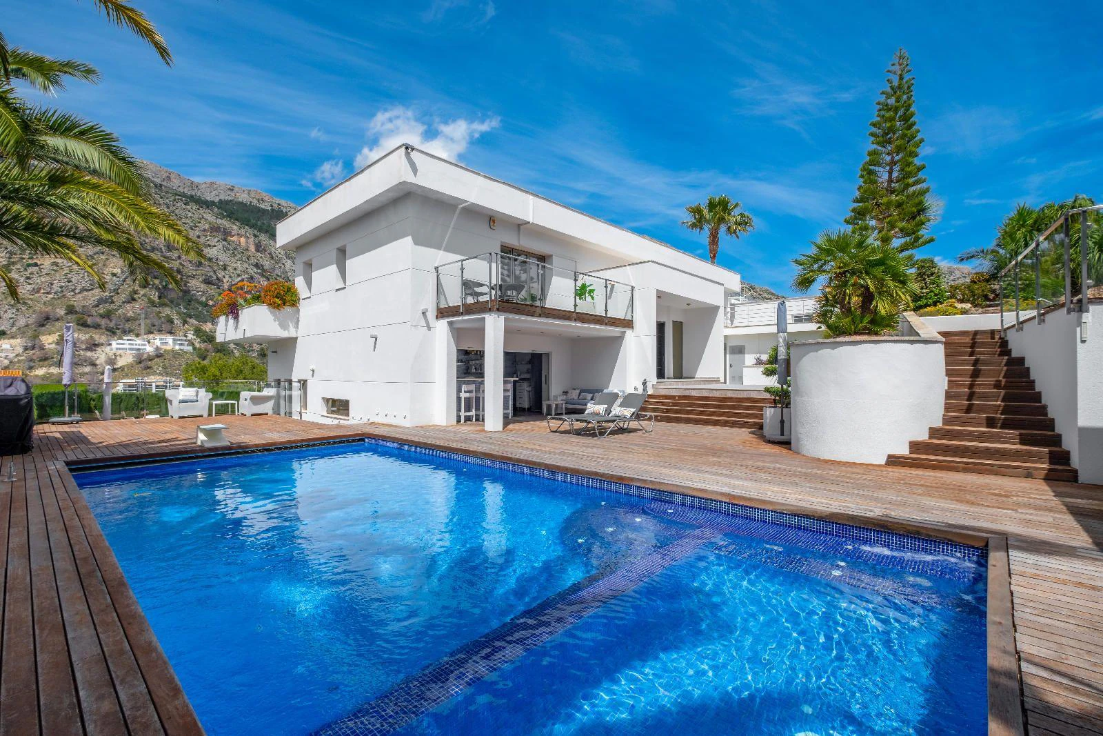 1395 - Exclusive villa with colonial charm and mountain views in Sierra Altea