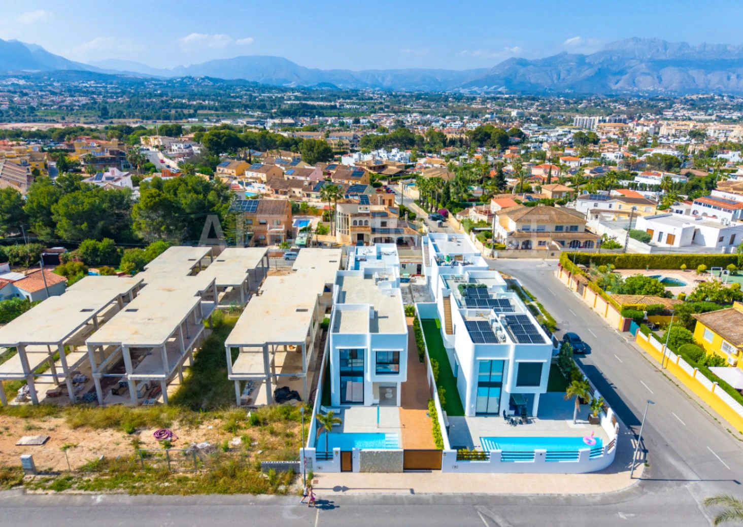 1553 - Résidences de style ibicenc avec une architecture exclusive dans un emplacement privilégié à El Albir