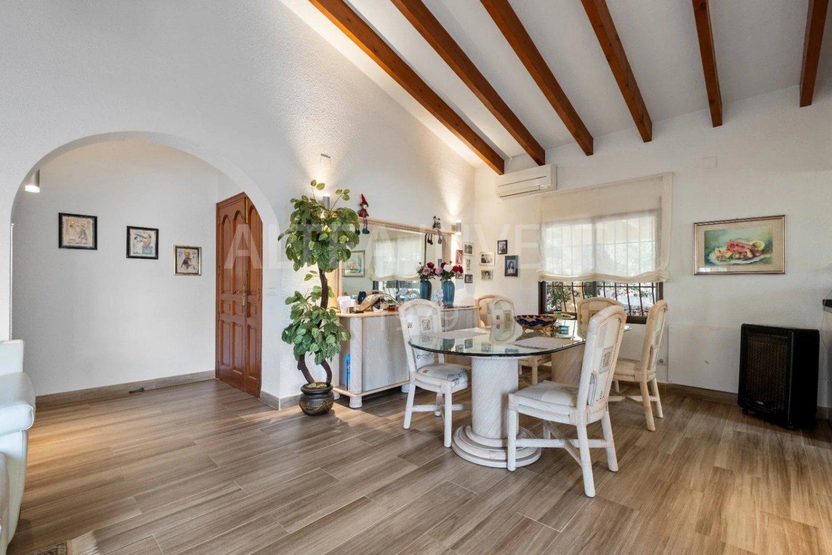 1521 - Magnificent villa with swimming pool just a few minutes from the centre of Altea La Vella