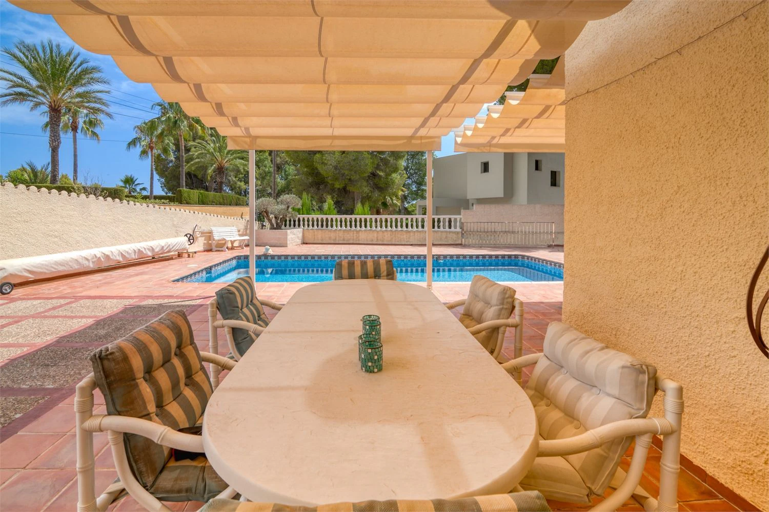 1521 - Magnificent villa with swimming pool just a few minutes from the centre of Altea La Vella