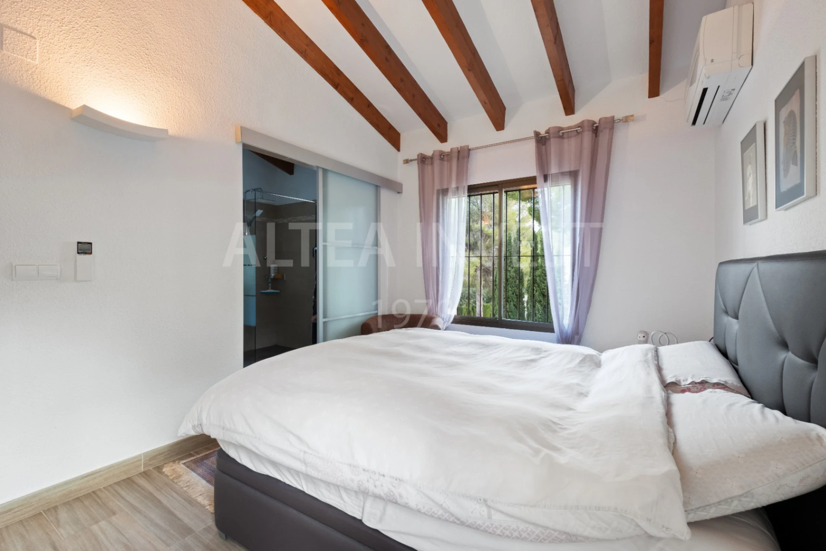 1521 - Magnificent villa with swimming pool just a few minutes from the centre of Altea La Vella