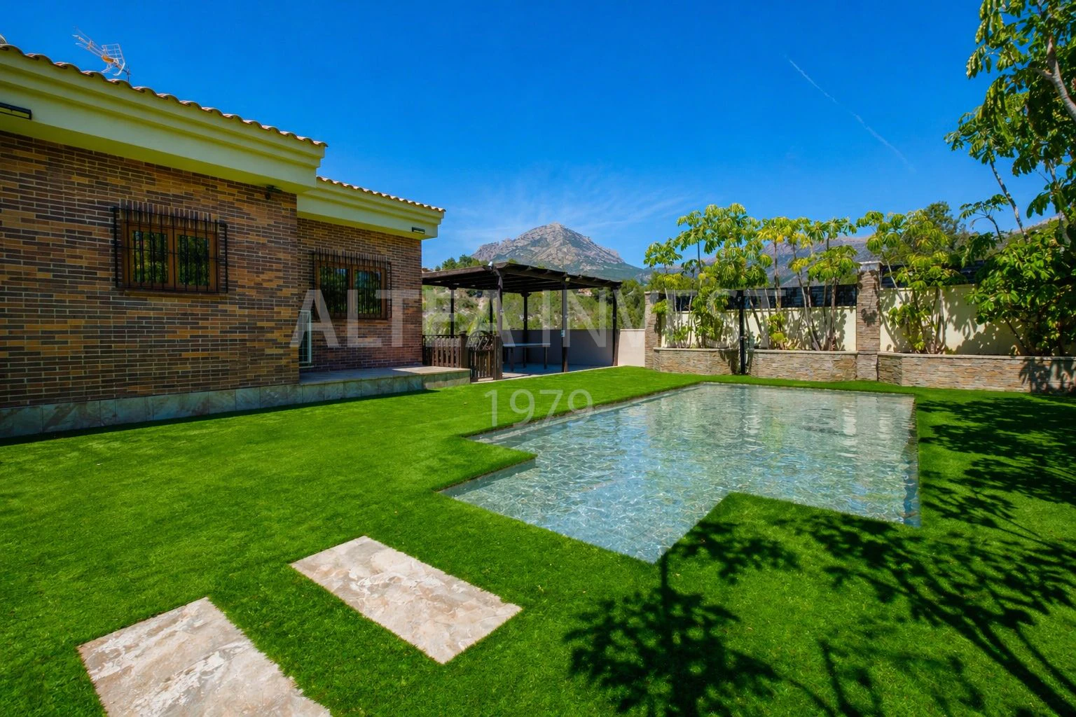 1550 - Contemporary Villa with Views of the Mediterranean Sea in La Nucía