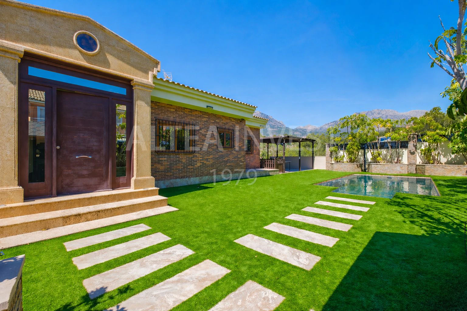 1550 - Contemporary Villa with Views of the Mediterranean Sea in La Nucía