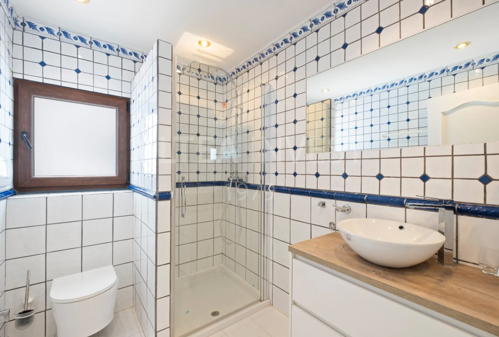 Elegant and spacious villa with open views over the Bay of Altea.