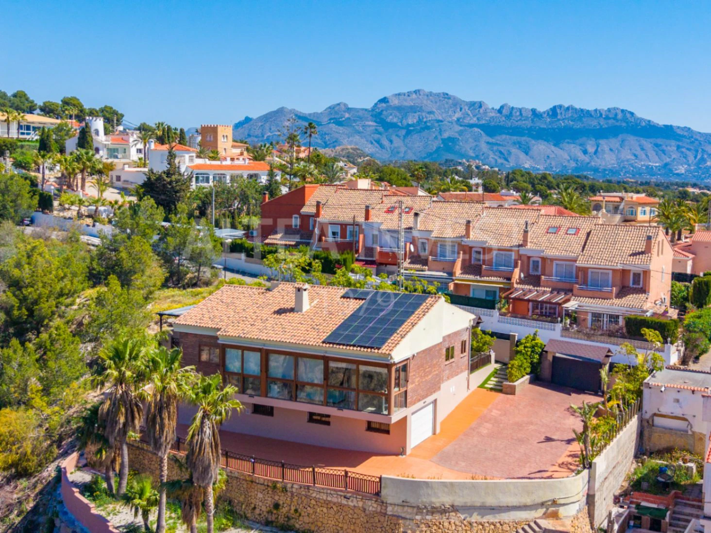 1550 - Contemporary Villa with Views of the Mediterranean Sea in La Nucía